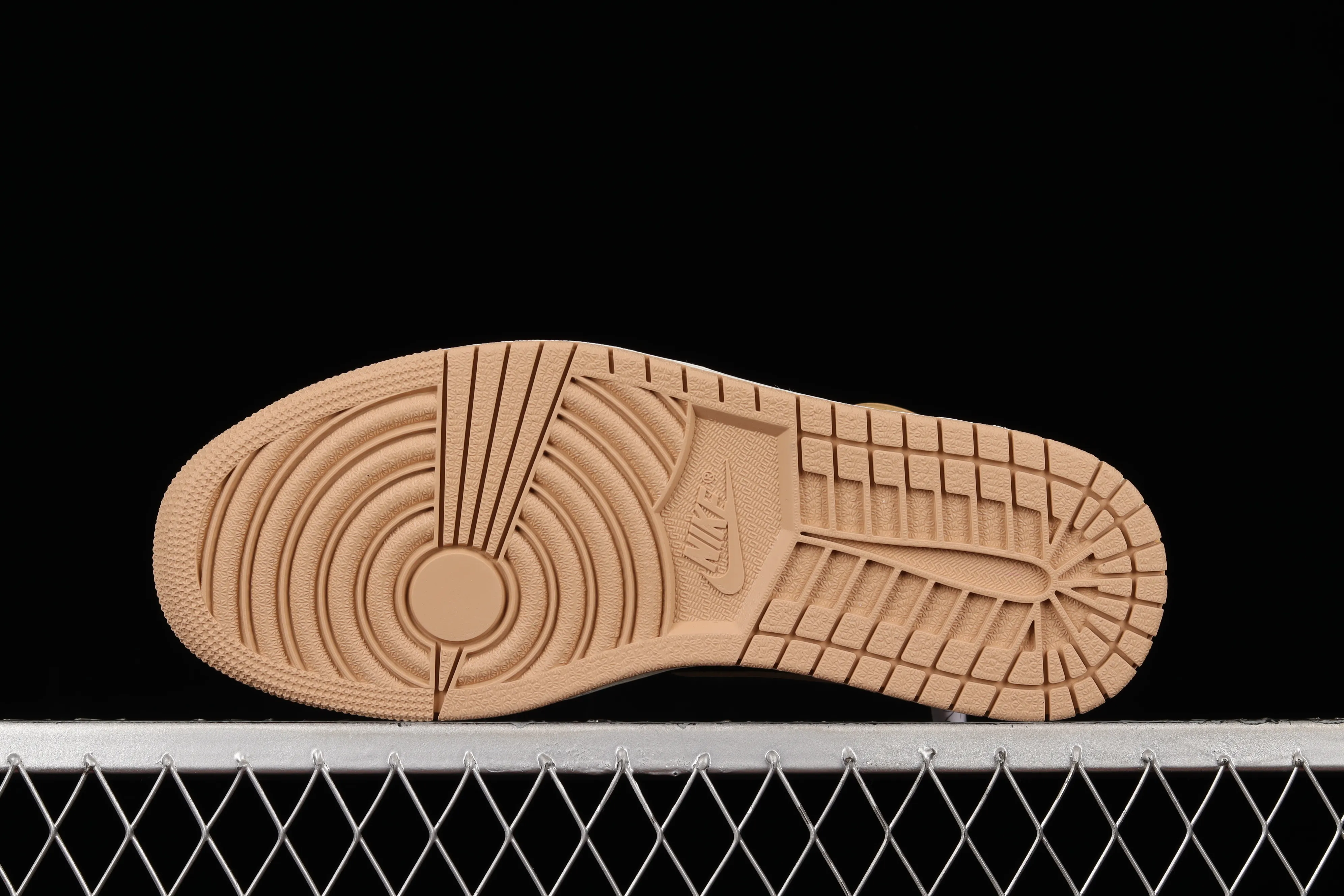 All categories Air Jordan Jordan series basketball shoes Air Jordan 1 High Air Jordan 1 "Obsidian" AJ1 Joe 1 milk brown high-top basketball shoes 555088-202